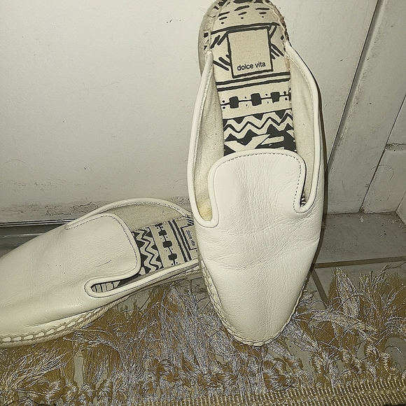 Dolce Vita - W/ size 7.5 slip on flats - Picture 1 of 5